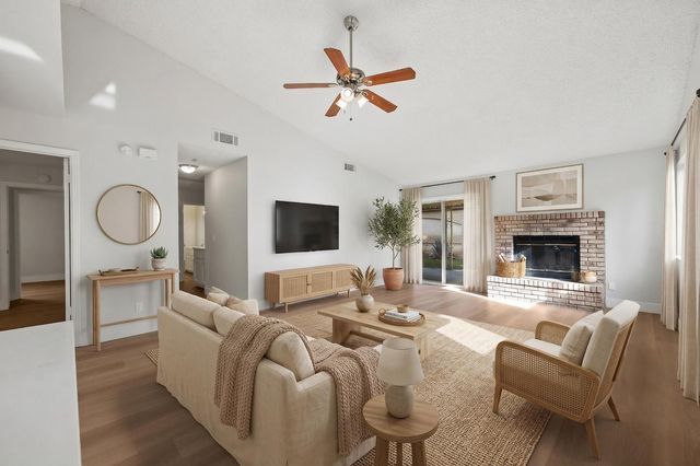 1166 E Goshen Avenue, Fresno, CA 93720