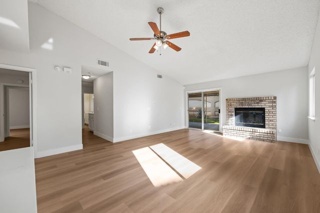 1166 E Goshen Avenue, Fresno, CA 93720