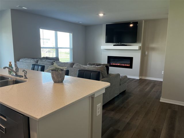5520 144th Street, Urbandale, IA 50323