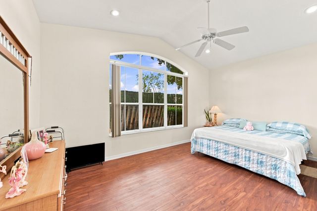 7778 NW 17th Place, Pembroke Pines, FL 33024