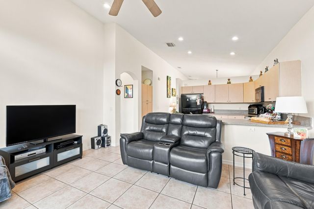 7778 NW 17th Place, Pembroke Pines, FL 33024