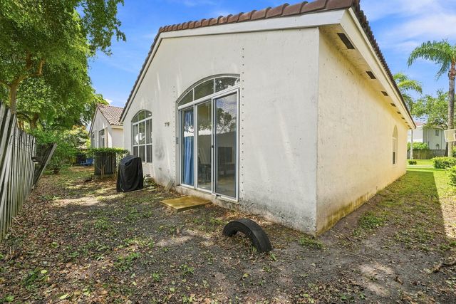 7778 NW 17th Place, Pembroke Pines, FL 33024