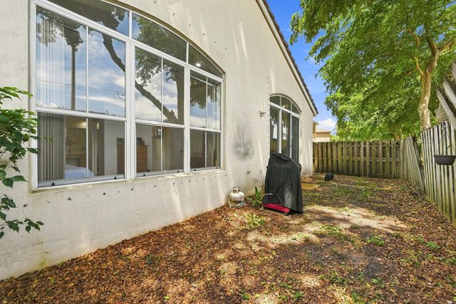 7778 NW 17th Place, Pembroke Pines, FL 33024