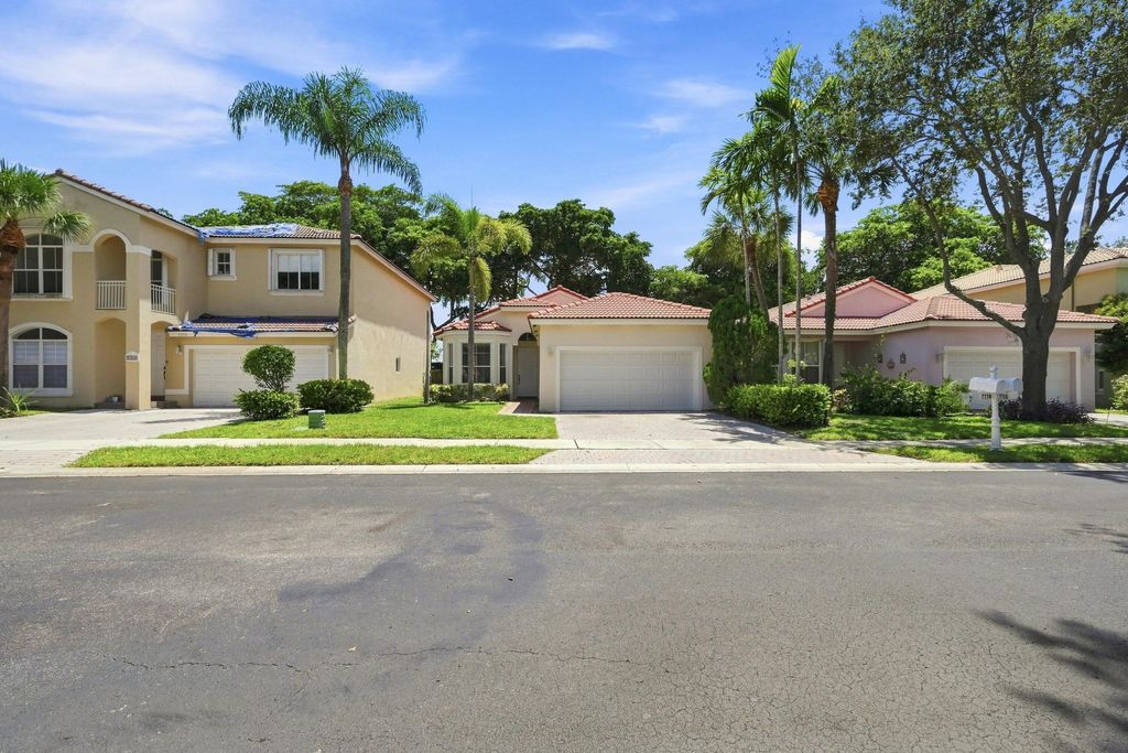 7778 NW 17th Place, Pembroke Pines, FL 33024