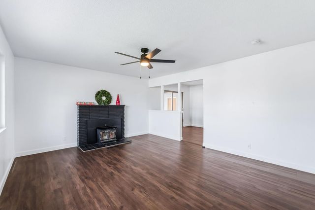 647 W Dennis Drive, Clovis, CA 93612