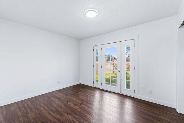 647 W Dennis Drive, Clovis, CA 93612