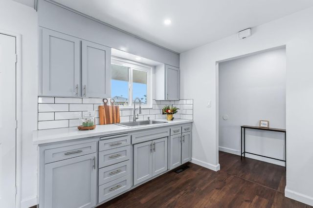 647 W Dennis Drive, Clovis, CA 93612