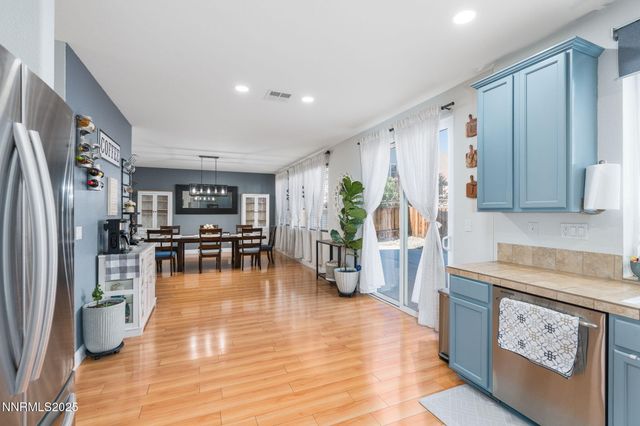 7220 Windswept Loop, Sparks, NV 89436