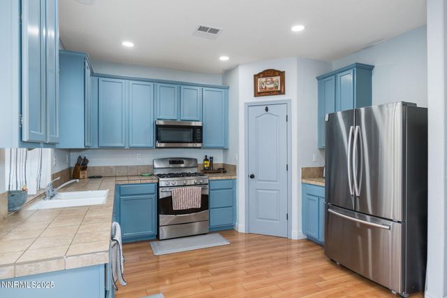 7220 Windswept Loop, Sparks, NV 89436