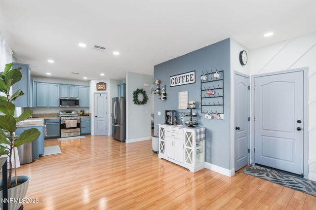 7220 Windswept Loop, Sparks, NV 89436