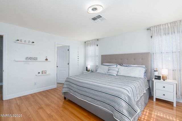 7220 Windswept Loop, Sparks, NV 89436