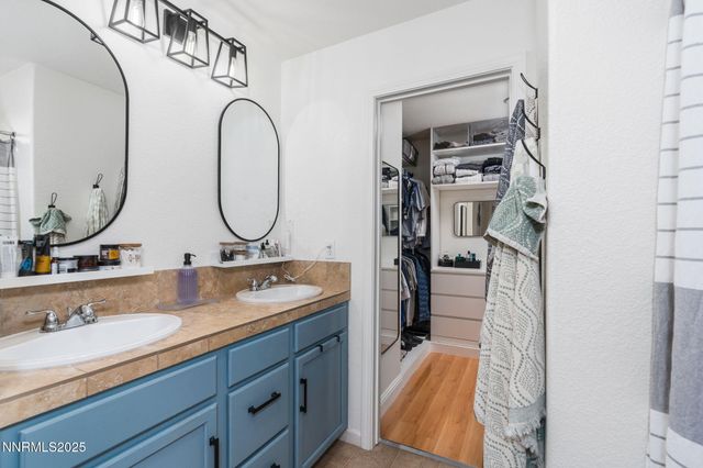 7220 Windswept Loop, Sparks, NV 89436