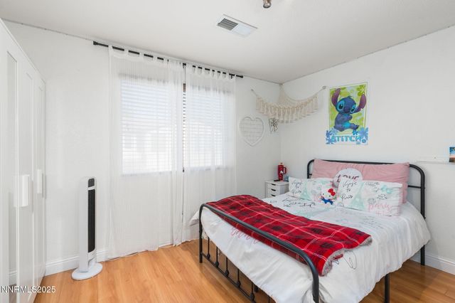 7220 Windswept Loop, Sparks, NV 89436