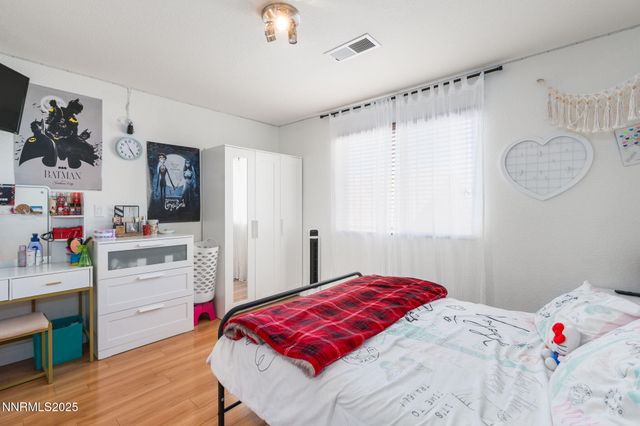 7220 Windswept Loop, Sparks, NV 89436