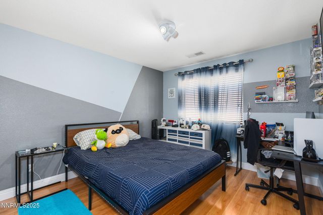 7220 Windswept Loop, Sparks, NV 89436