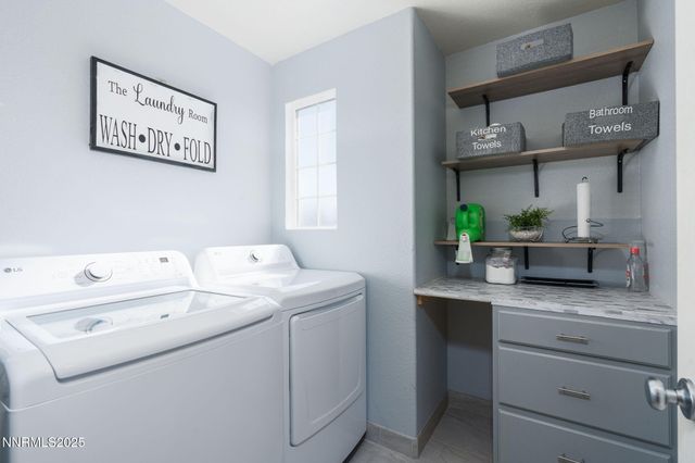 7220 Windswept Loop, Sparks, NV 89436