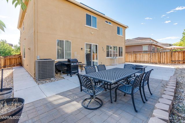 7220 Windswept Loop, Sparks, NV 89436