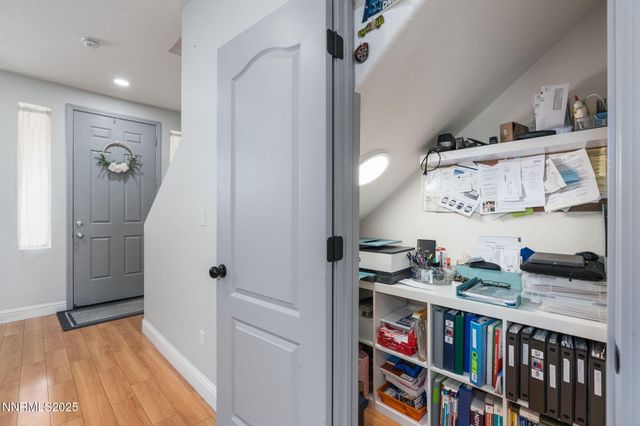 7220 Windswept Loop, Sparks, NV 89436