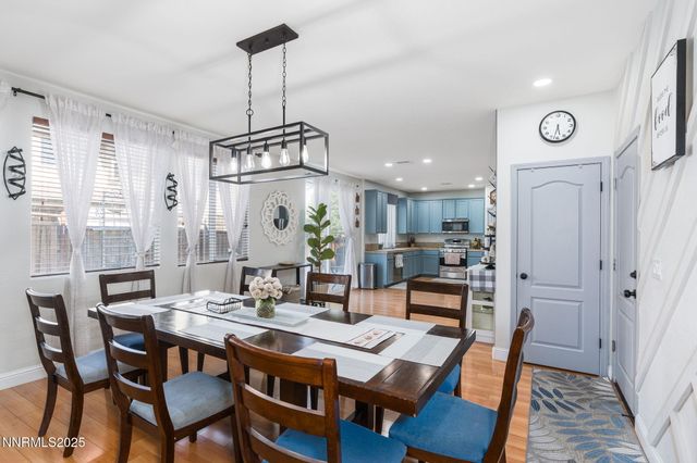 7220 Windswept Loop, Sparks, NV 89436