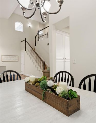 3220 Camelot Dr, Rocklin, CA 95765