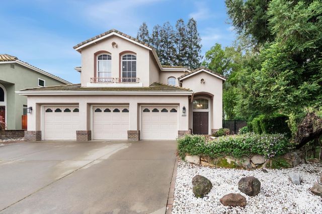 3220 Camelot Dr, Rocklin, CA 95765