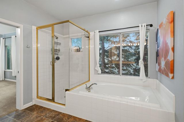 3220 Camelot Dr, Rocklin, CA 95765