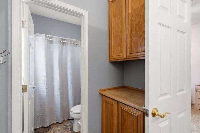 3220 Camelot Dr, Rocklin, CA 95765