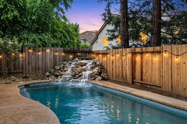 3220 Camelot Dr, Rocklin, CA 95765