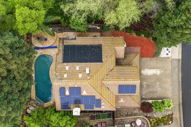 3220 Camelot Dr, Rocklin, CA 95765