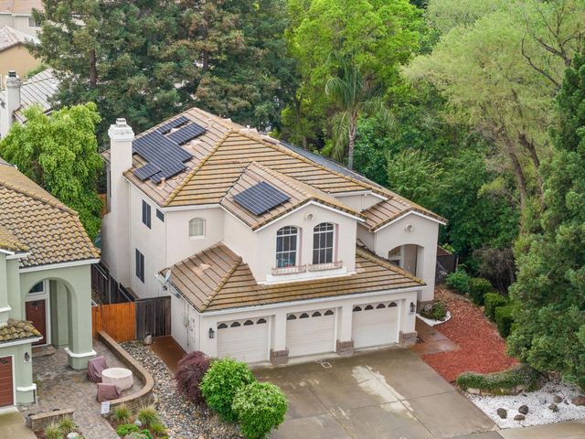 3220 Camelot Dr, Rocklin, CA 95765