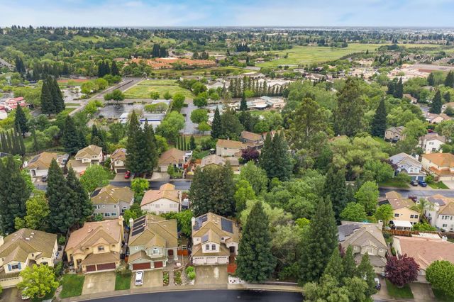 3220 Camelot Dr, Rocklin, CA 95765