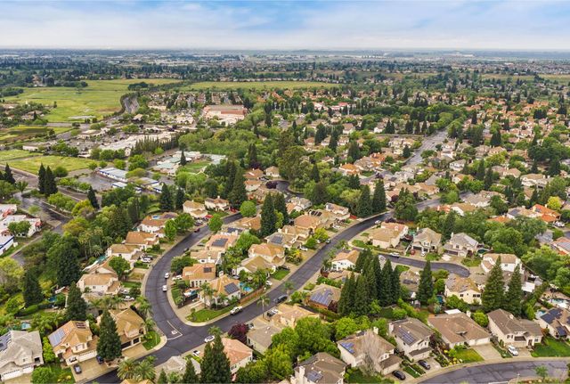 3220 Camelot Dr, Rocklin, CA 95765