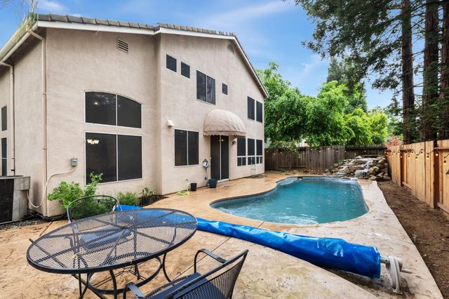 3220 Camelot Dr, Rocklin, CA 95765