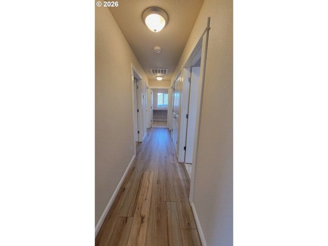 1570 W BASIL St, Roseburg, OR 97471