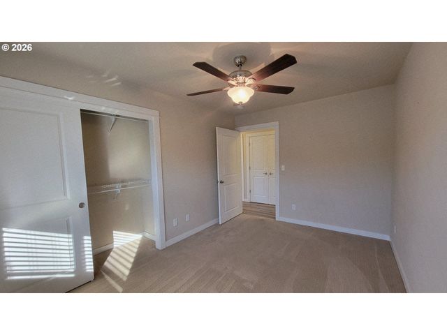 1570 W BASIL St, Roseburg, OR 97471