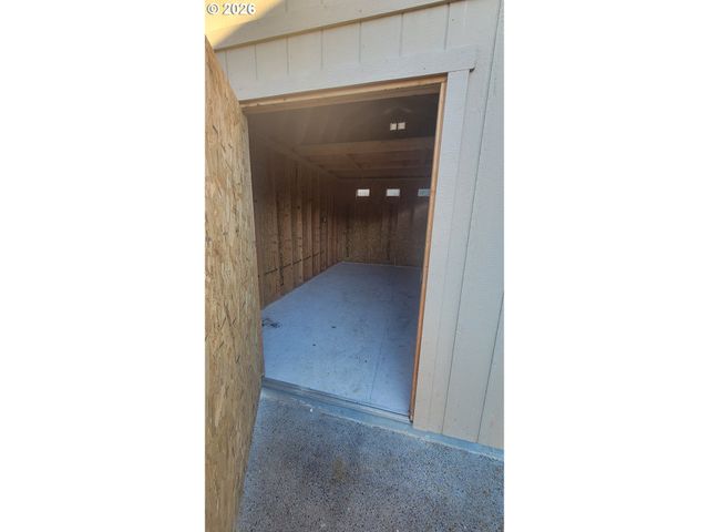 1570 W BASIL St, Roseburg, OR 97471