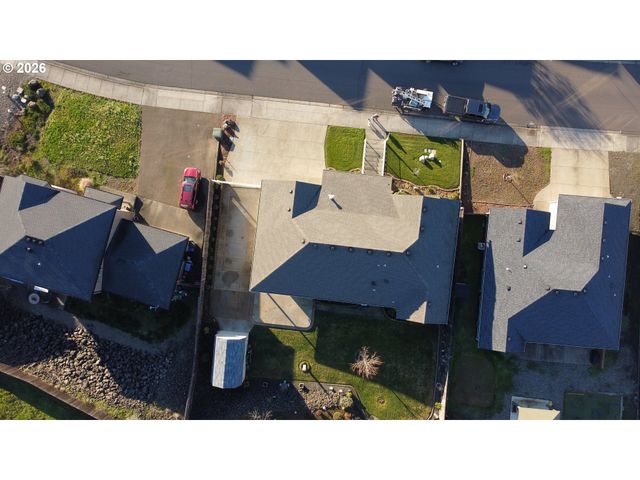 1570 W BASIL St, Roseburg, OR 97471