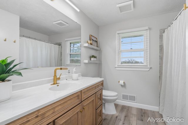 13512 24th Avenue, Marne, MI 49435