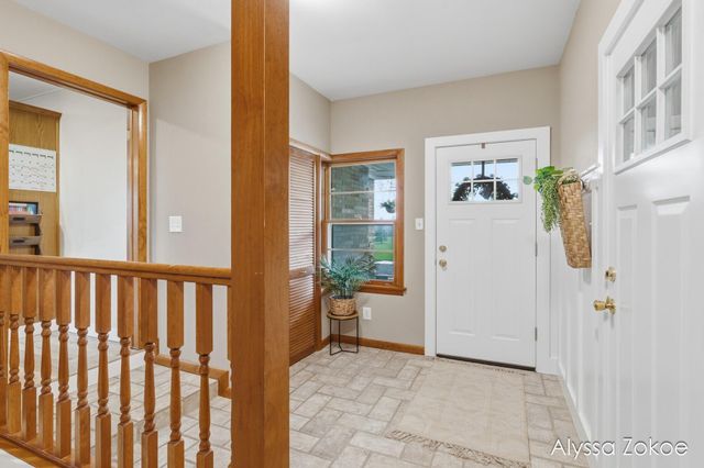13512 24th Avenue, Marne, MI 49435