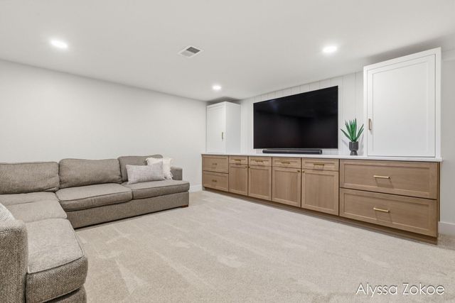 13512 24th Avenue, Marne, MI 49435