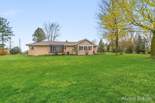 13512 24th Avenue, Marne, MI 49435