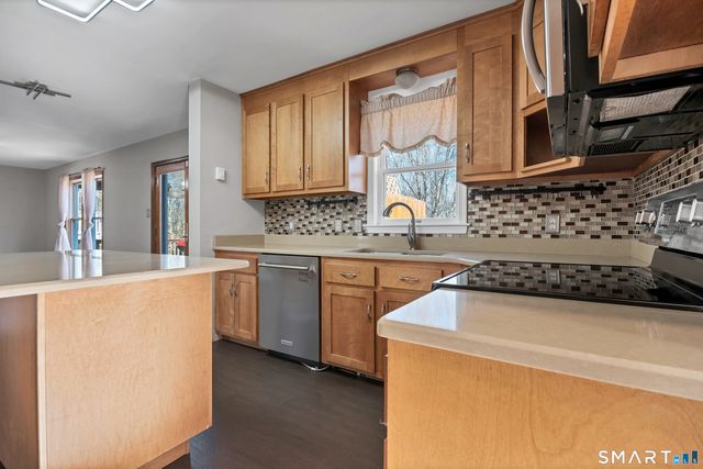 178 Mirra Drive, Groton, CT 06340