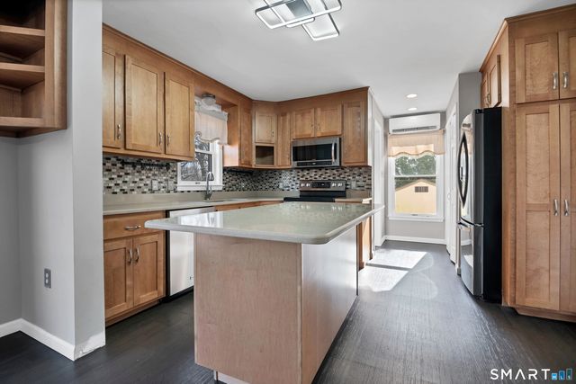 178 Mirra Drive, Groton, CT 06340