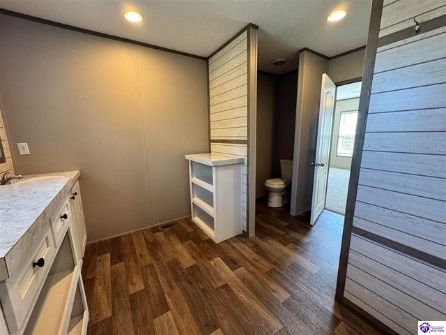 3883 Woodland Road, Vine Grove, KY 40175