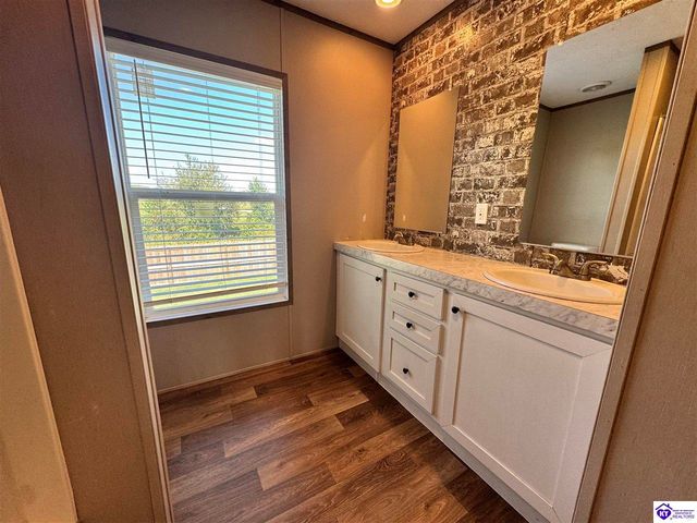 3883 Woodland Road, Vine Grove, KY 40175