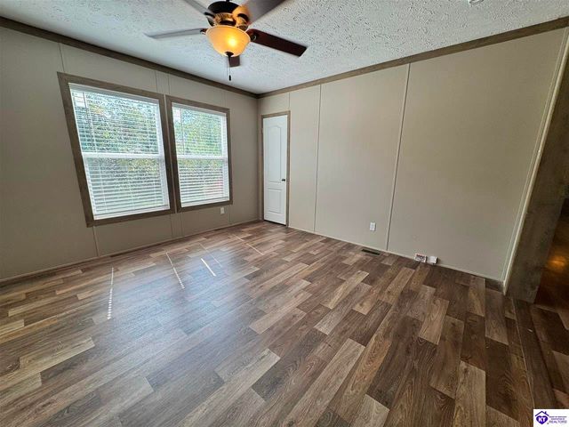 3883 Woodland Road, Vine Grove, KY 40175