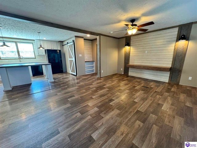 3883 Woodland Road, Vine Grove, KY 40175