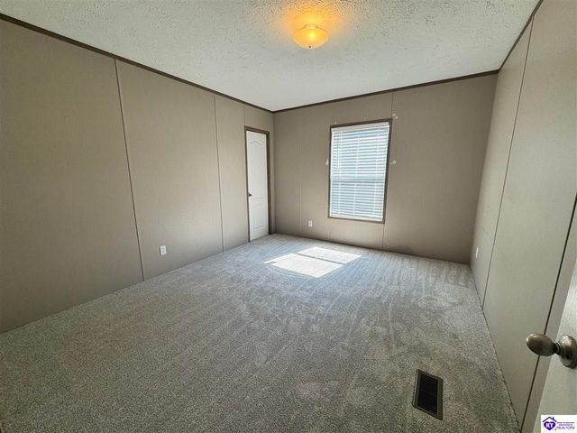 3883 Woodland Road, Vine Grove, KY 40175