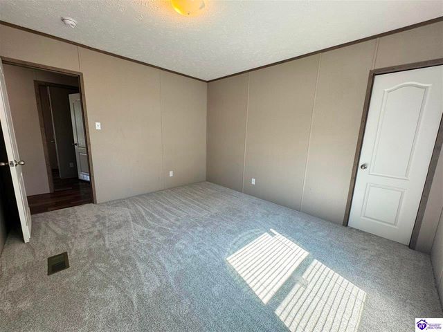 3883 Woodland Road, Vine Grove, KY 40175