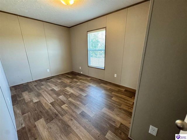 3883 Woodland Road, Vine Grove, KY 40175